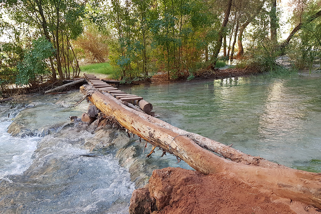 havasu falls camping river crossing