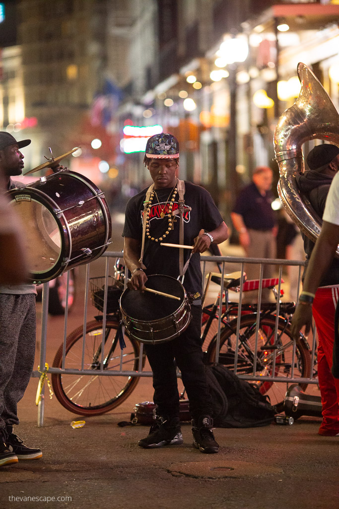 new orleans itinerary music on the street