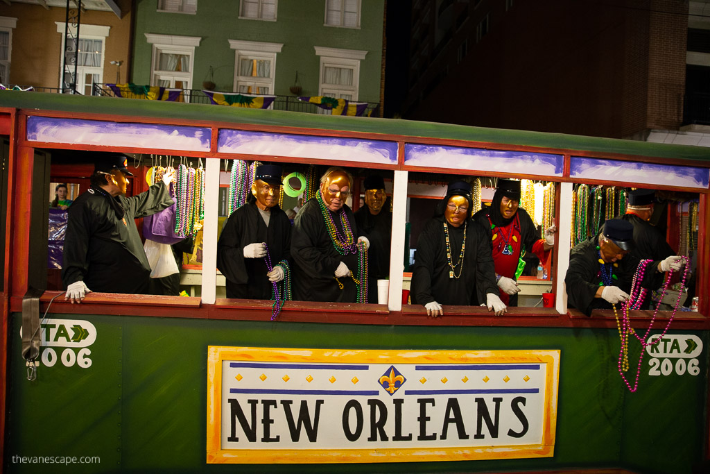 new orleans mardi gras tram