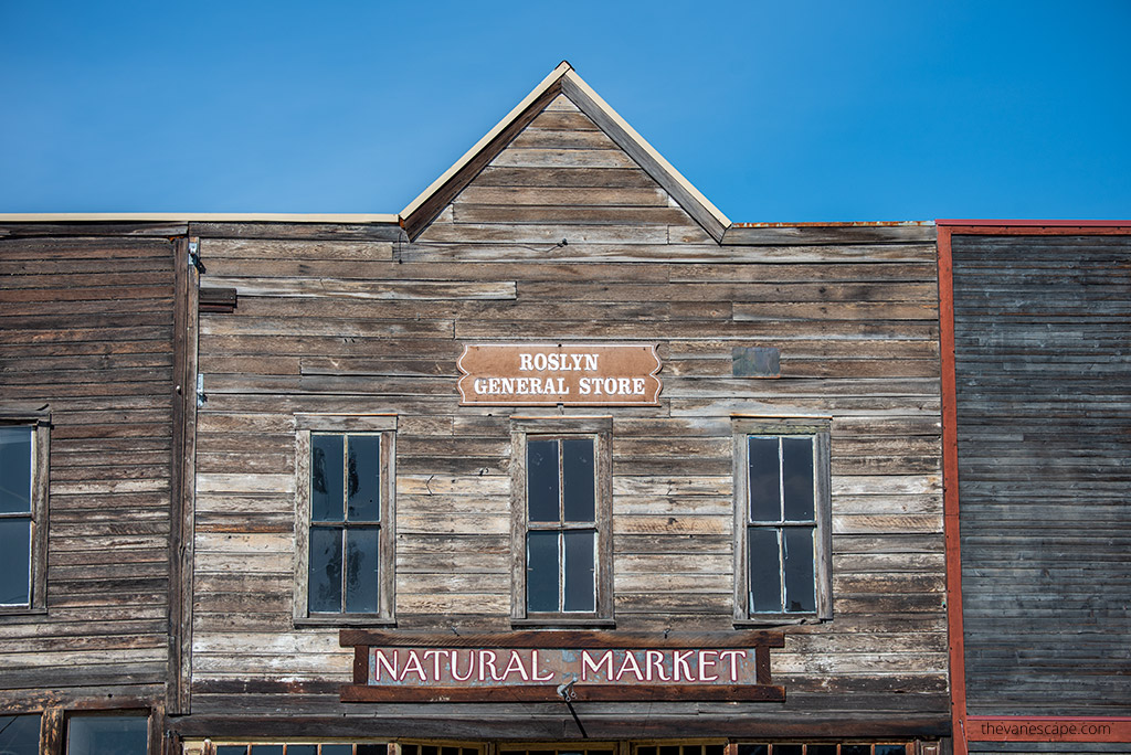 Roslyn General Store wooden buildling.