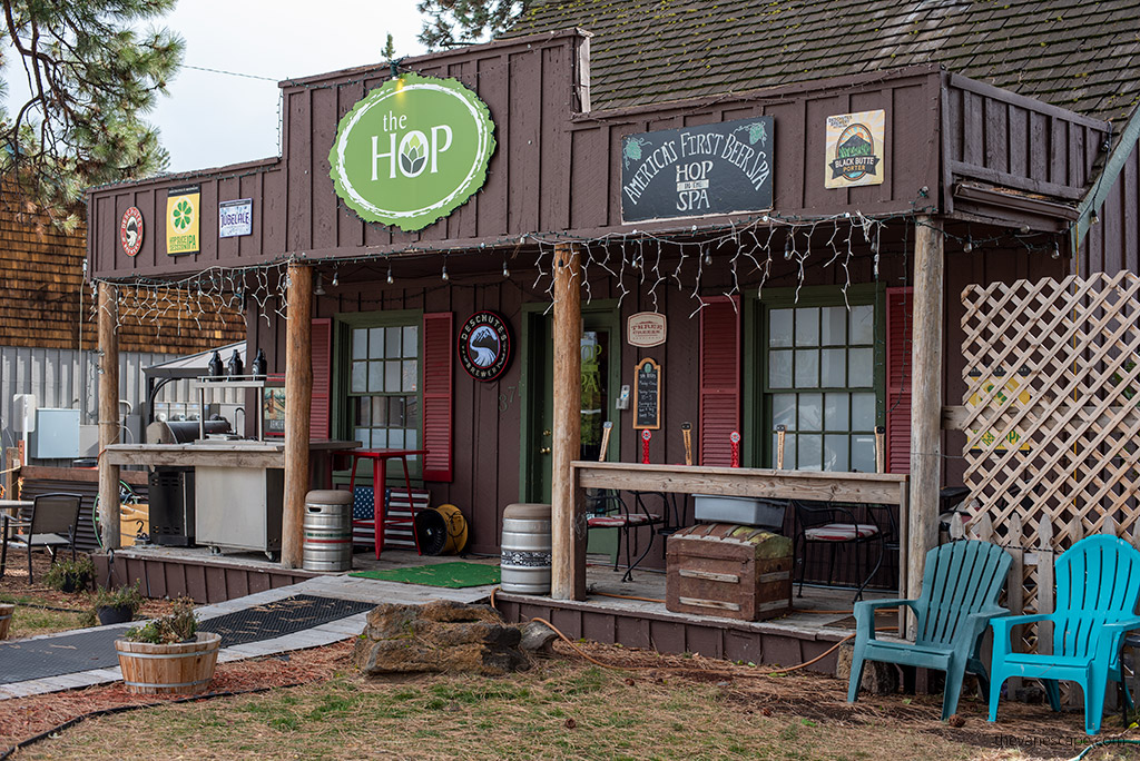 Sisters Oregon cafe and souvenirs shop.