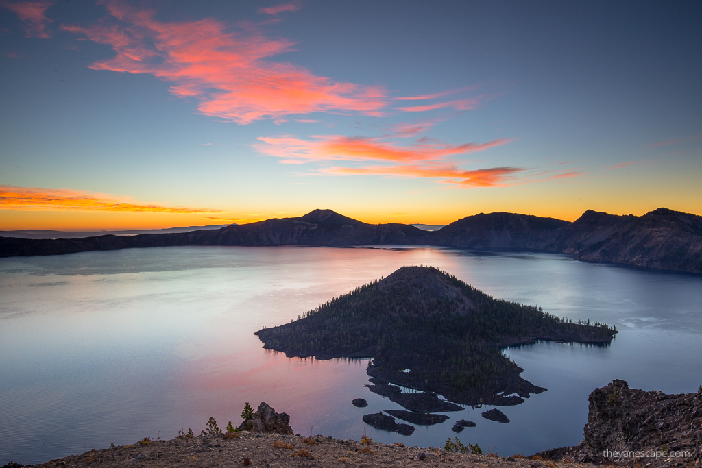 stunning view of Crater Lake National Park during sunset.