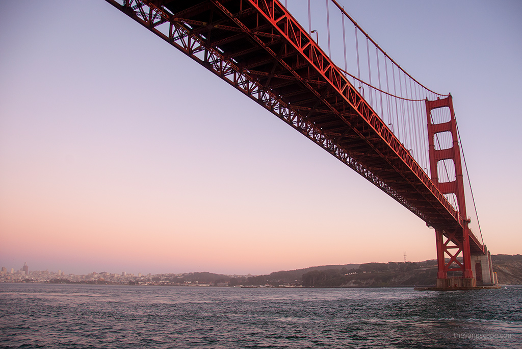  Golden Gate Bridge during sunset