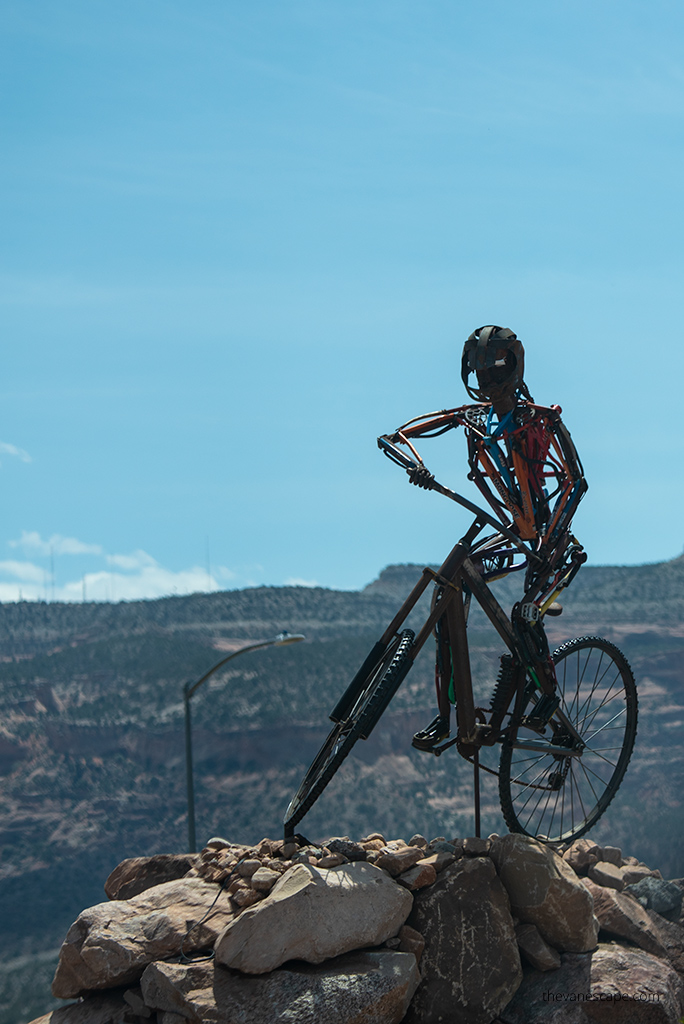 cycling statue in Fruita