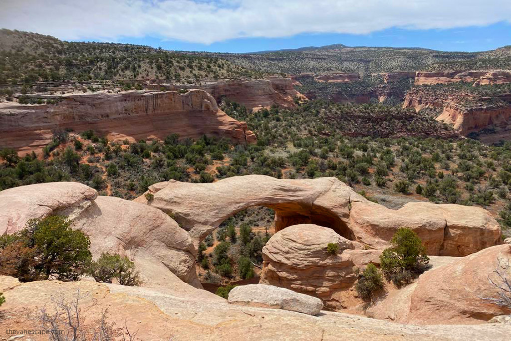 Rattlesnake Arches scenery from the hiking trail.