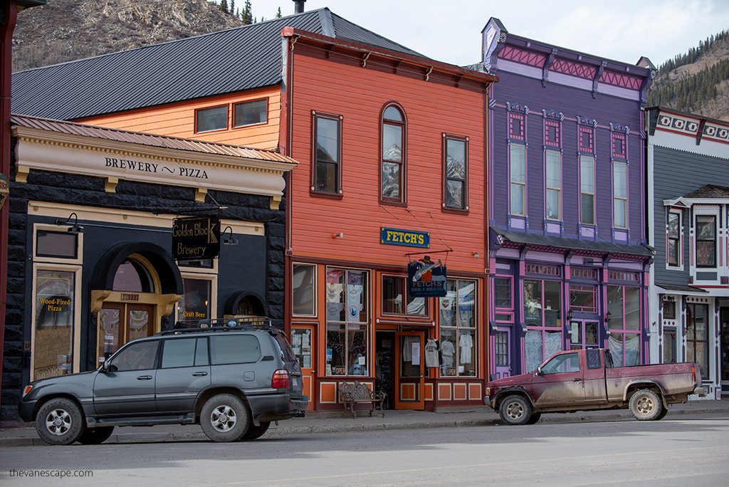 colorful buildling in Silverton along the The Million Dollar Hwy.