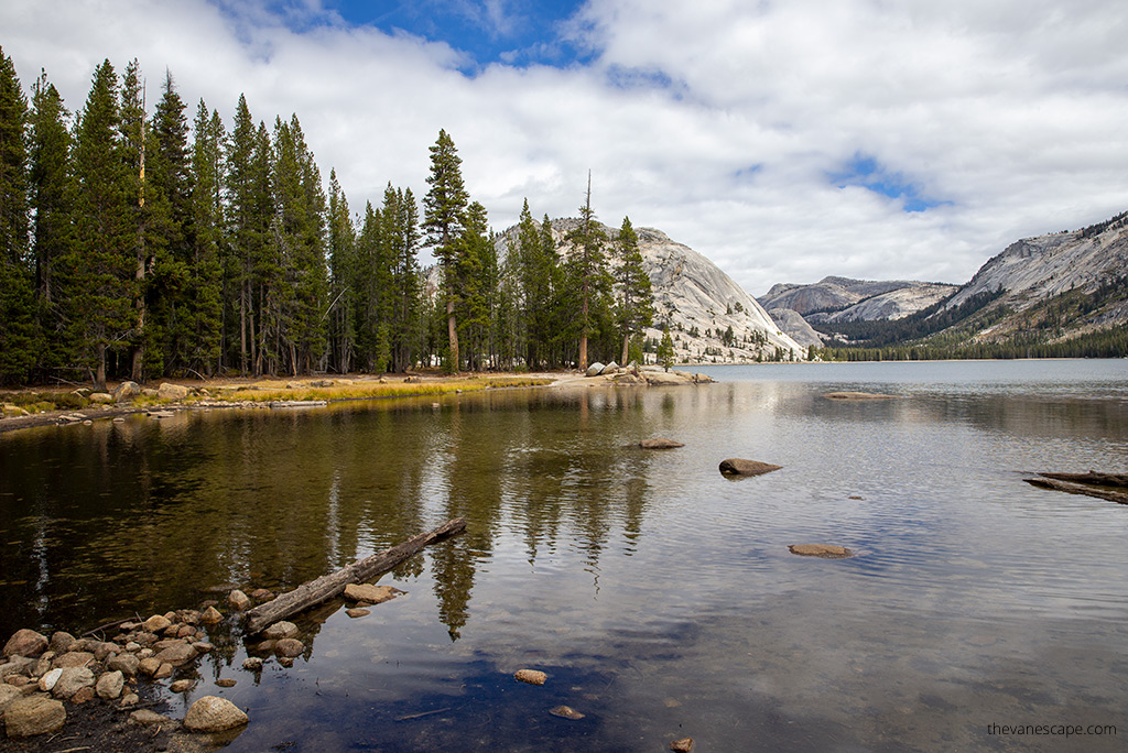 lake in Yosemite 