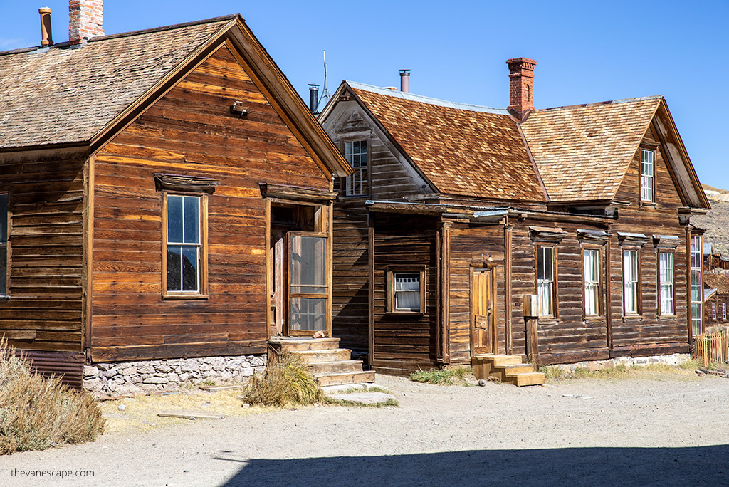 Bodie Ghost Town: old wooden buildlings.