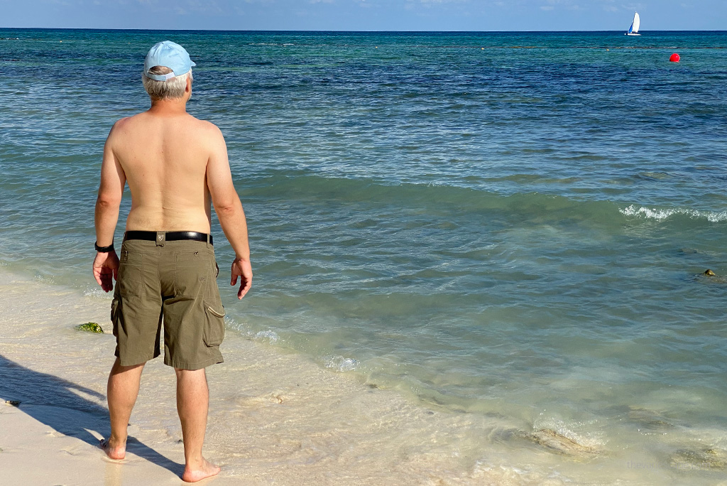 Playa del Carmen in Mexico: Chris wearing shorts by Kuhl.