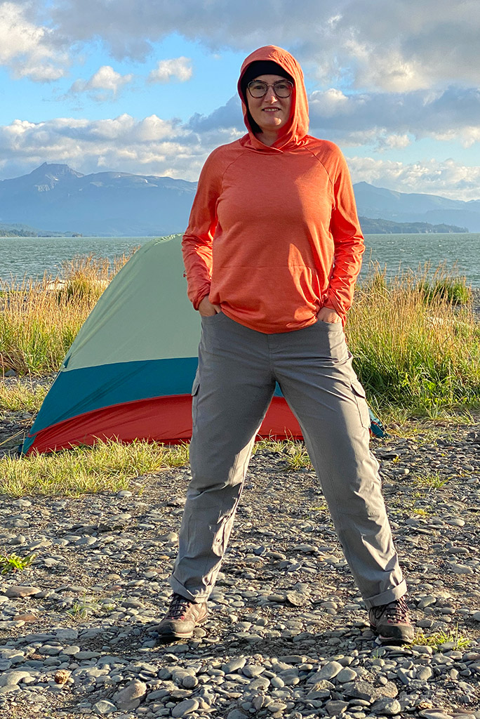 Agnes Stabinska at the camping with the sea view is wearing KUHL FREEFLEX ROLL-UP Pants.