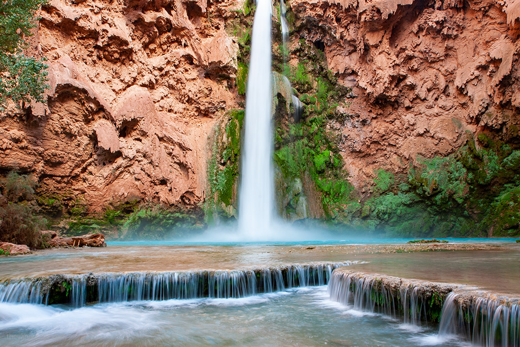 hike to Havasu Falls - the view of the water and orange rocks.