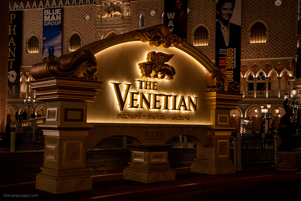 entrance to the Venetian Hotel by night.