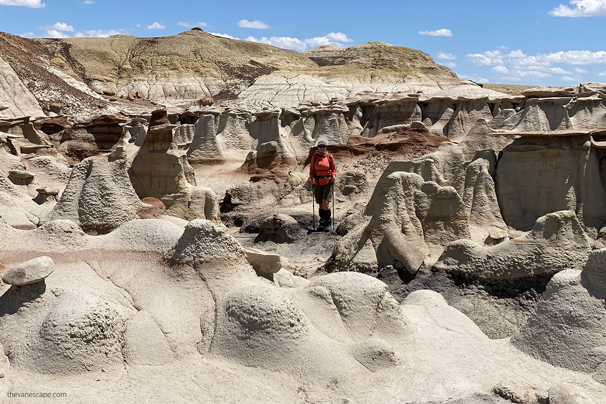 Agnes hiking in Bisti De-Na-Zin Wilderness.