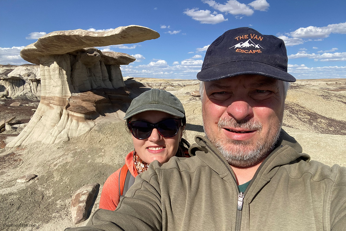 Agnes Stabinska, the author and and Chris Labanowski, the owners of the Van Escape blog, with King of Wings formation in New Mexico