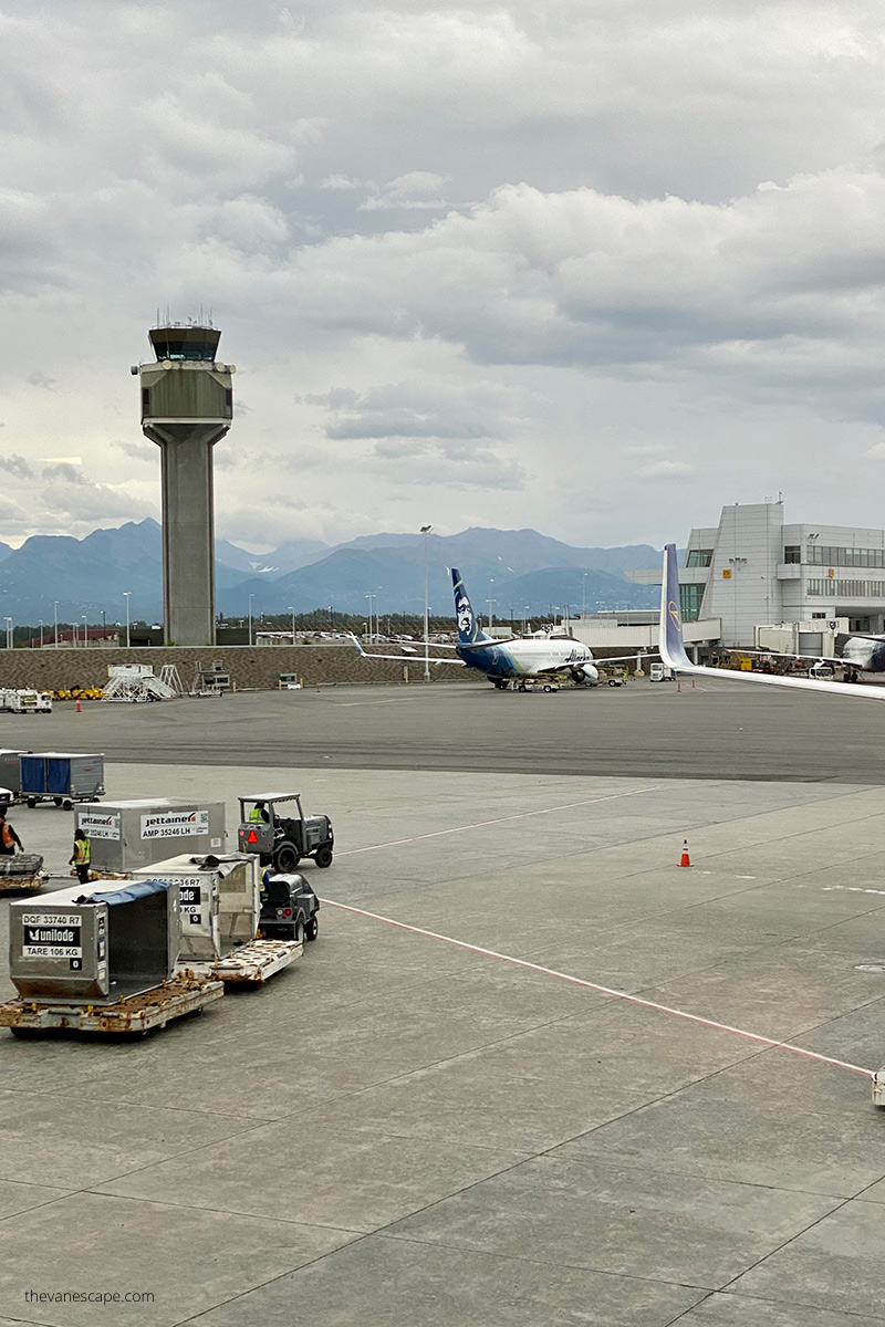 Alaska Airlines on Anchorage Airport