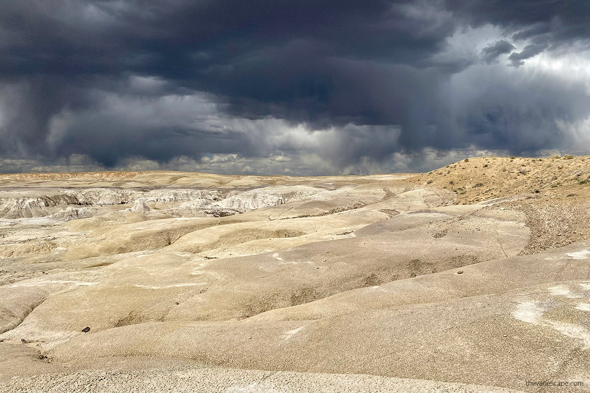 sandstorm on a desert during hike to King of Wings