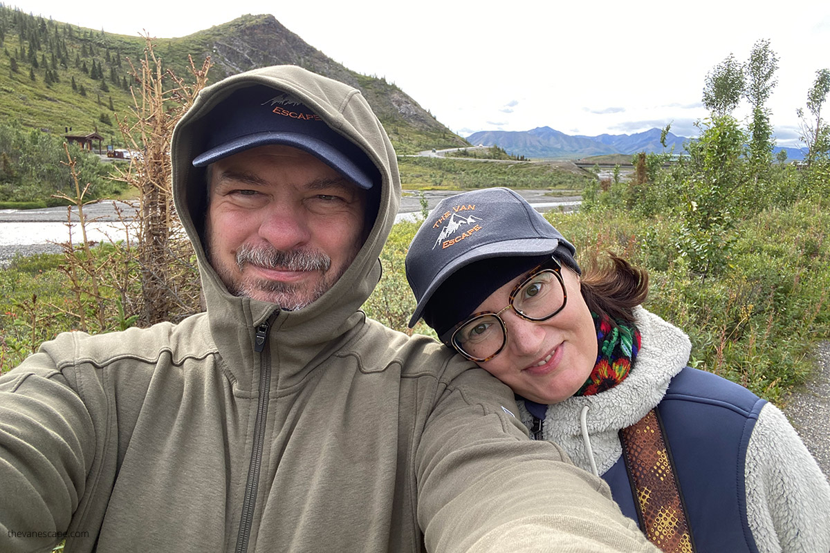 Agnes and Chris hiking in Denali along Savage River i summer