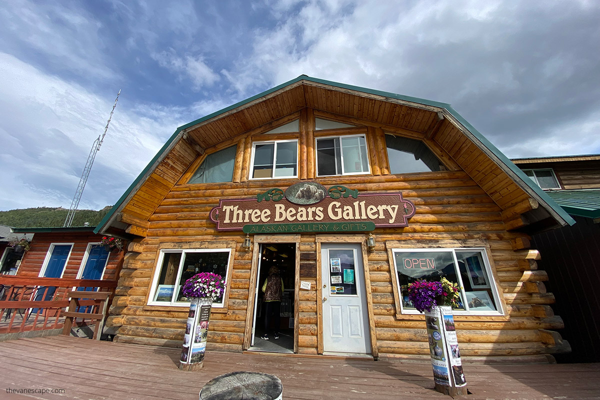 Shopping in three bears gallery with alaskan gifts - one of the best things to do in Denali national park - supporting small bussinesses