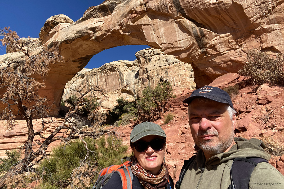 Agnes Stabinska, author and Chris Labanowski, owners of the Van Escape blog, on the Hickman Bridge Trail. 