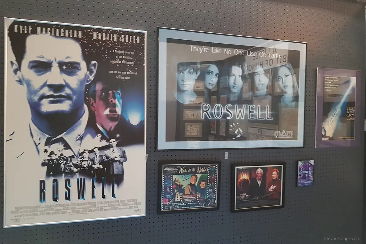 Roswell on TV series - old posters.